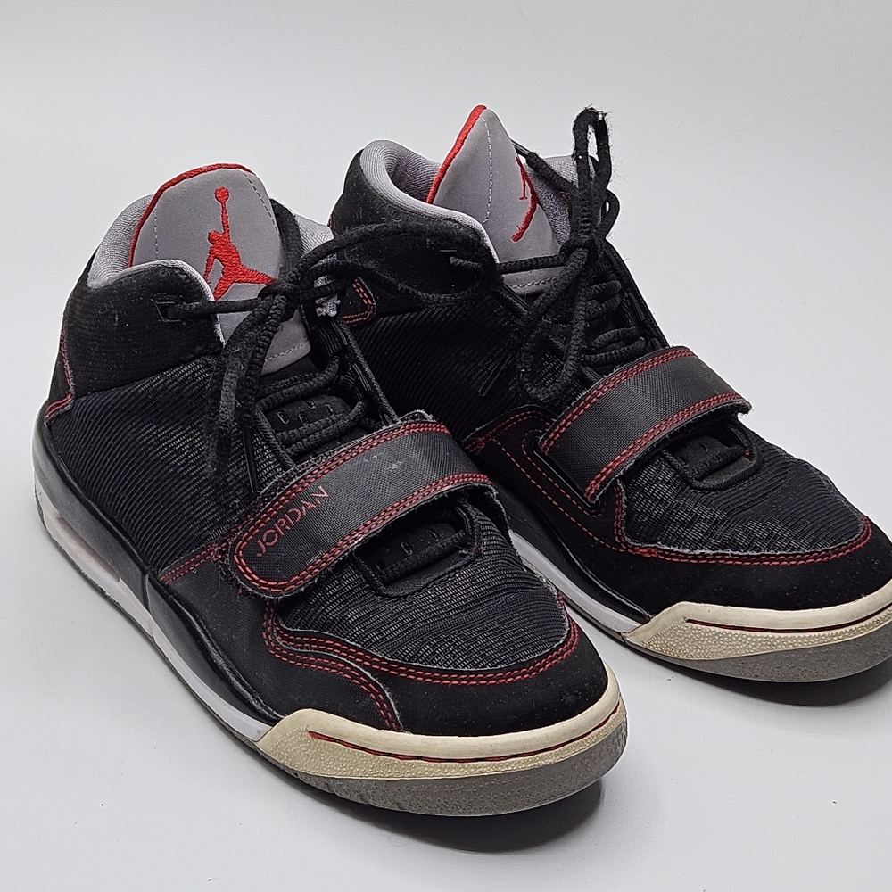EUC Jordan Fight Club 90s size 5 boys
